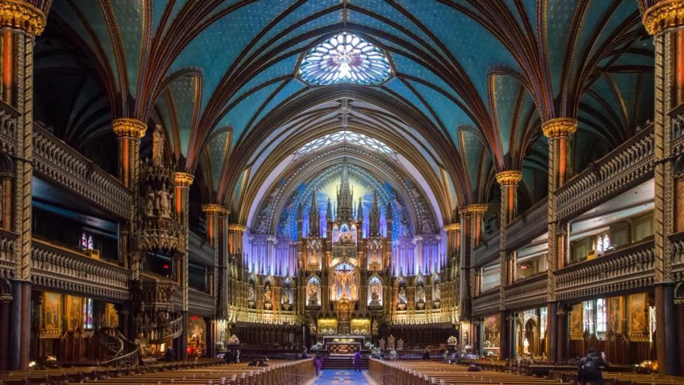 Vista interior da Basílica de Notre Dame