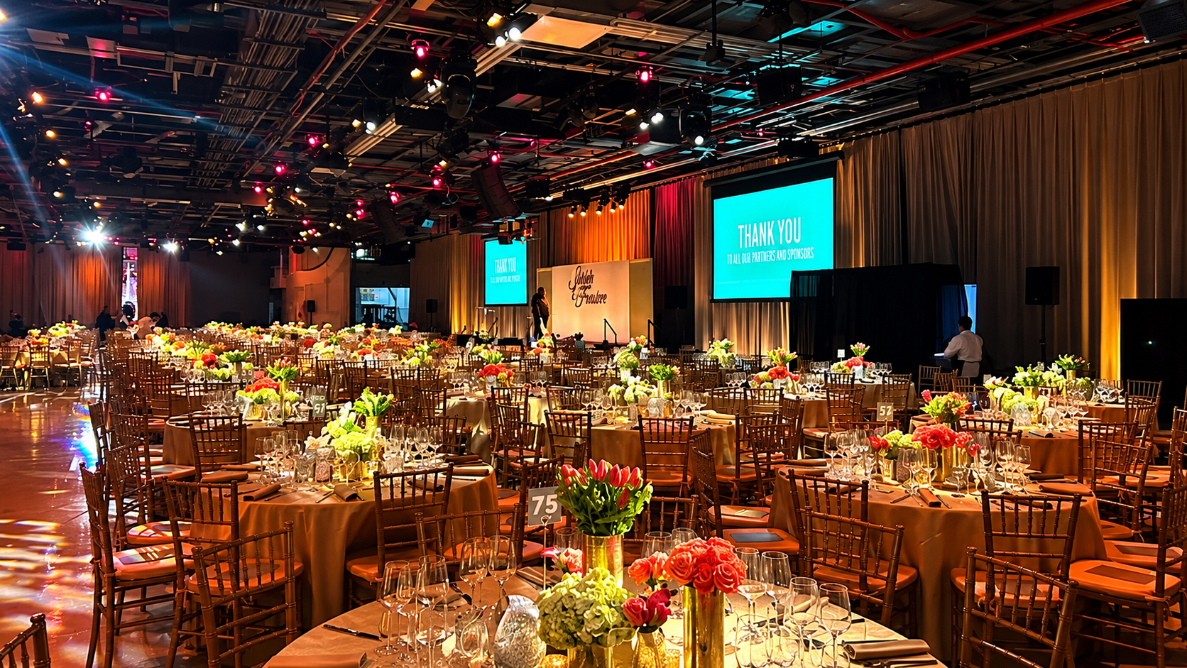 Year-End Town Hall and Employee Event Production: Balancing Leadership Messaging With Celebration