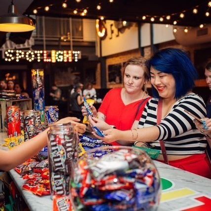 HOW TO MAKE YOUR TRADE SHOW BOOTH STAND OUT