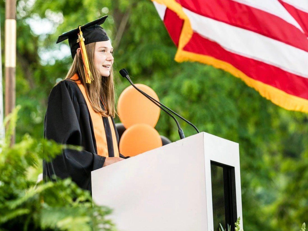 HOW TO EXECUTE THE PERFECT GRADUATION CEREMONY