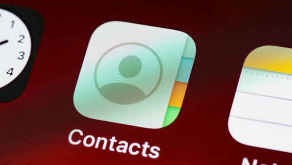 Contact Finder: How to Find B2B Contacts Fast