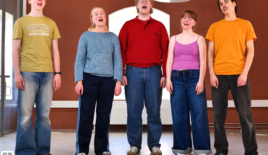 Elever fra Foss vgs synger Every morning