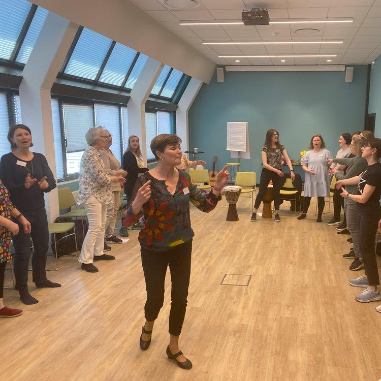 Erfaringsdeling på kurshelg i Stavanger. Foto: MUsikk fra livets begynnelse