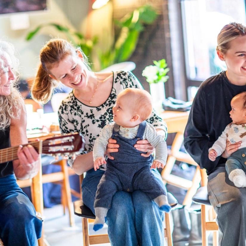 Musikkstund fra Barselsalongen