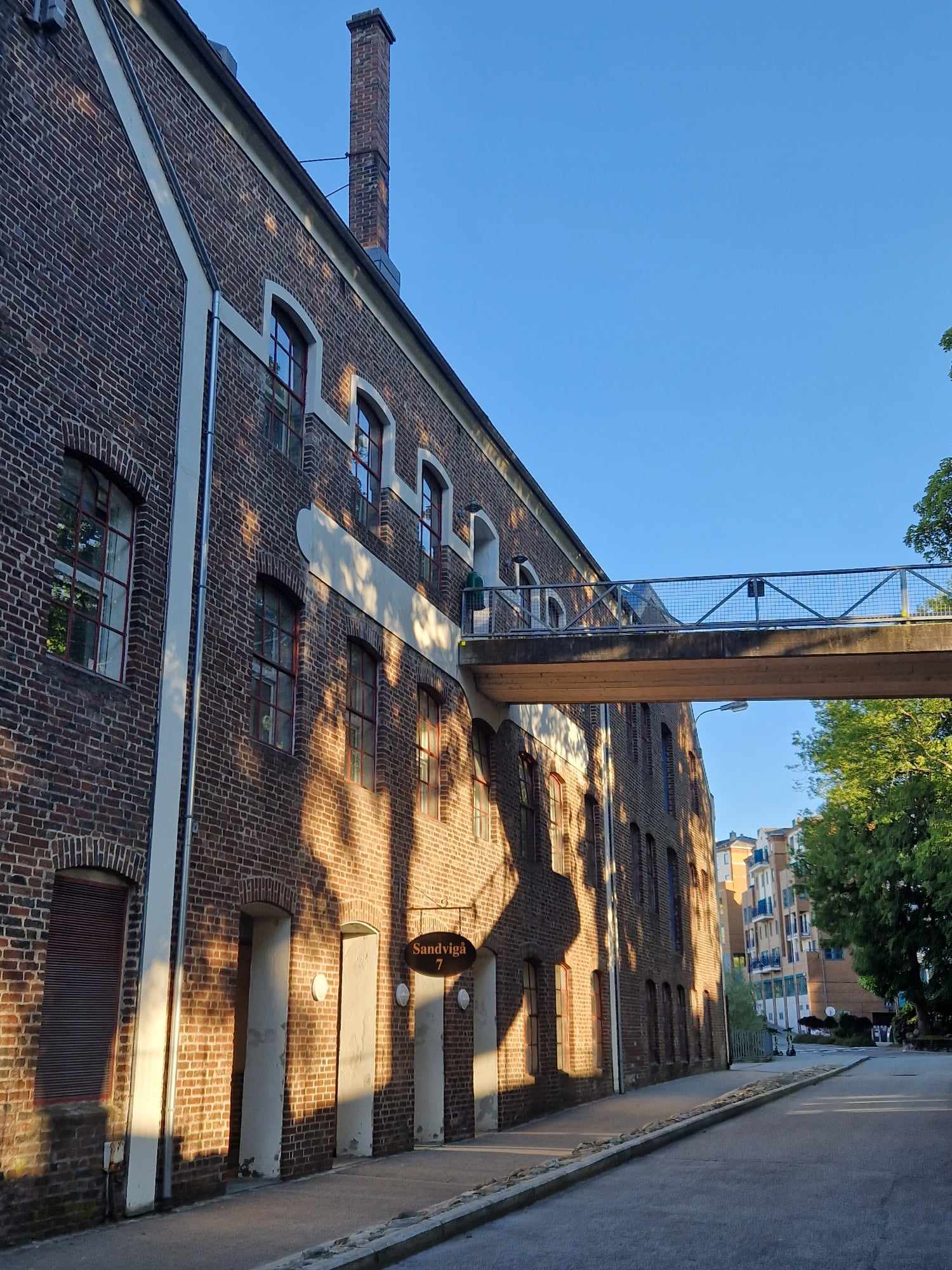 Bildet viser bygget hvor Musikk fra livets begynnelse holder til i Sandvigå 7