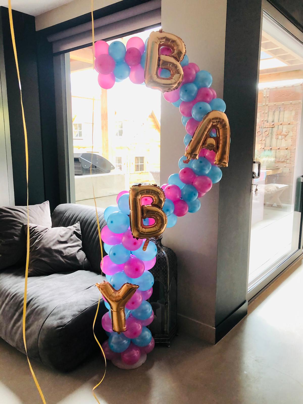 Organic ballonboog in roze en blauw met BABY folieletters