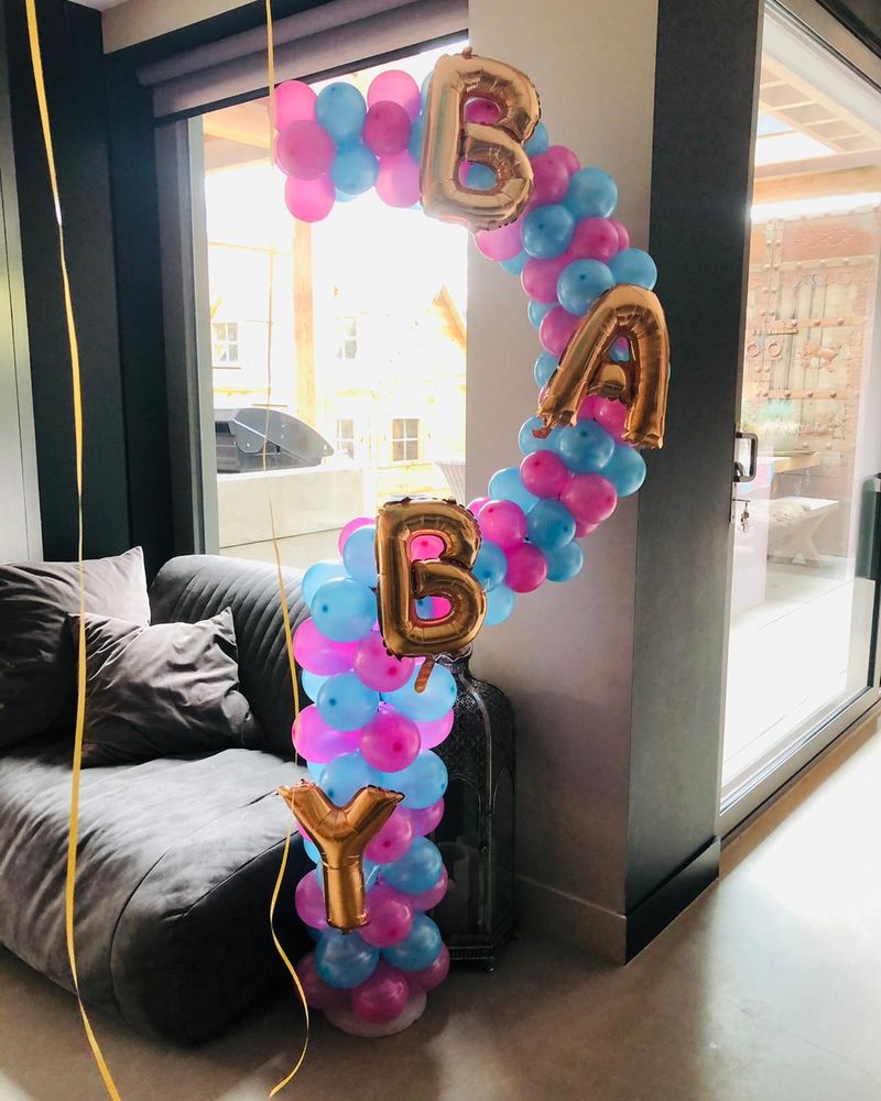 Organic ballonboog in roze en blauw met BABY folieletters