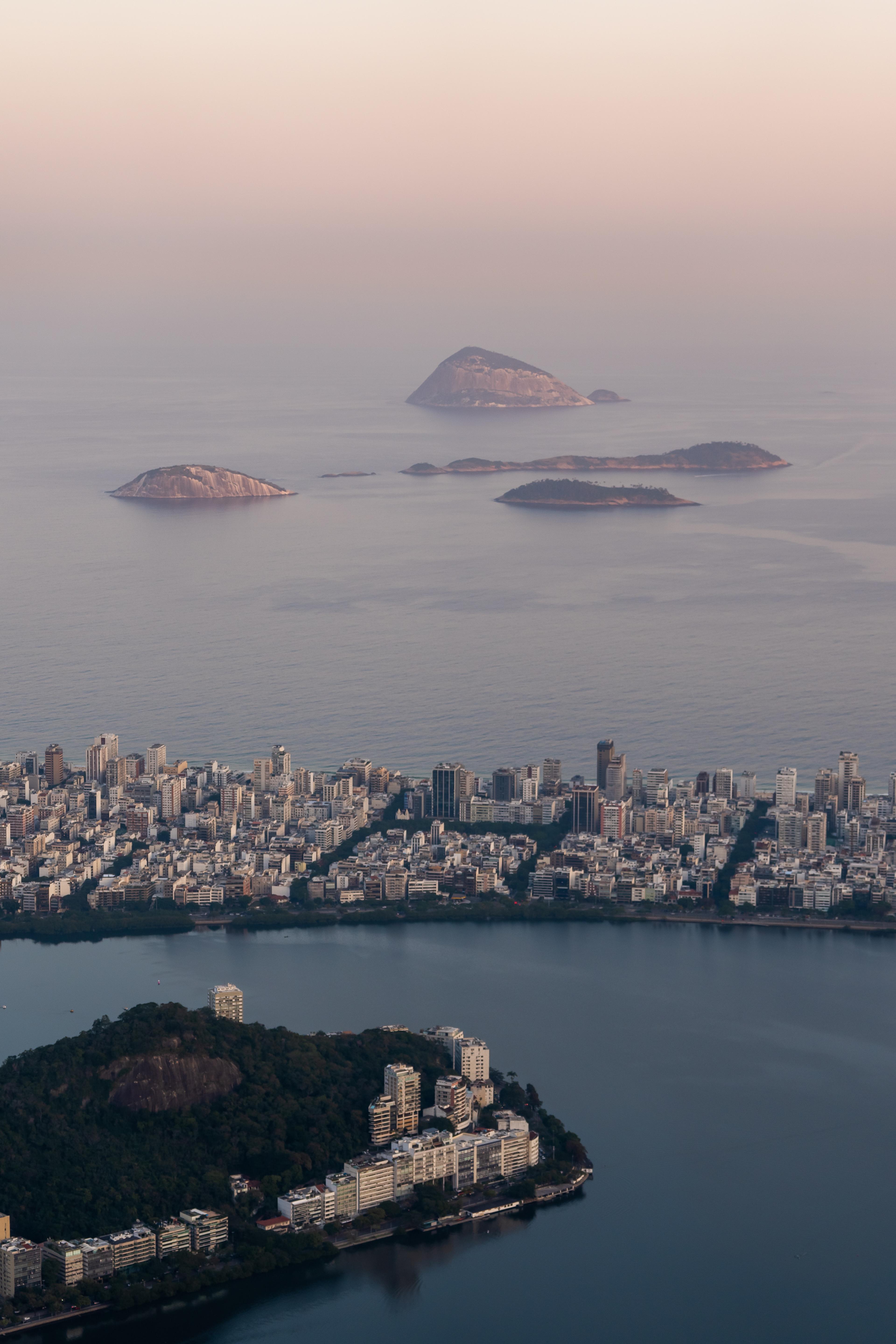 {"dimensions": {"width": 2048, "height": 3072, "aspectRatio": 1.5}}