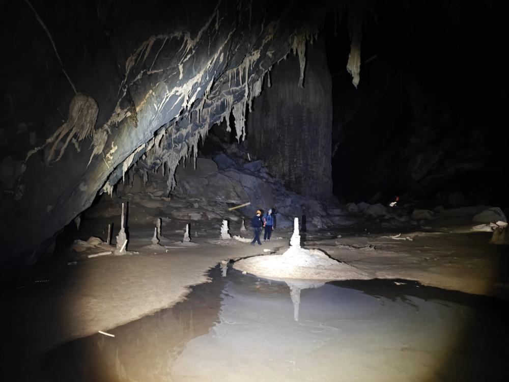 Stalagmiten und Stalagtiten