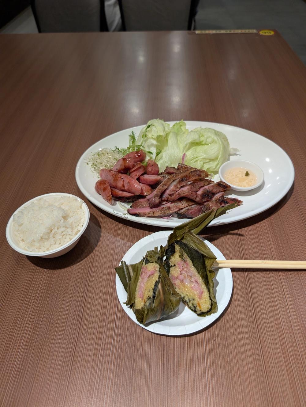 BBQ Platte & indigene Dumplings