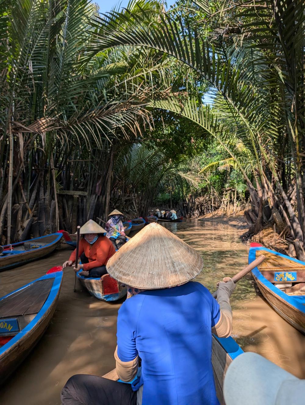 Bootstour durch Coconut Village
