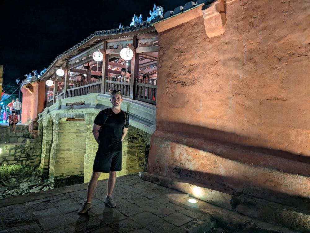 Japanese Bridge at Night, ich davor