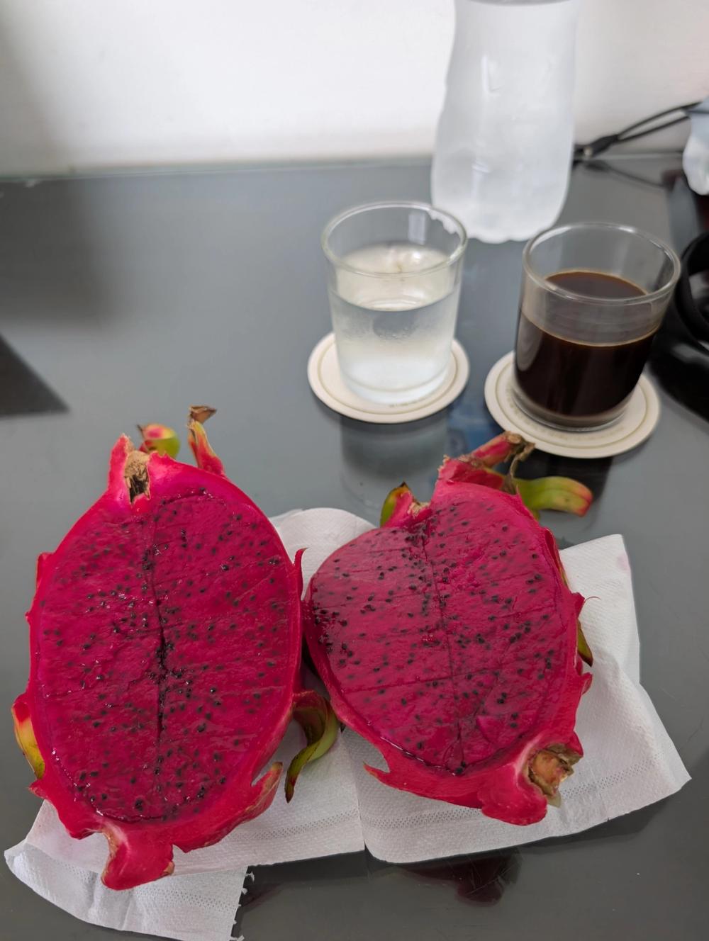 Dragonfruit aufgeschnitten