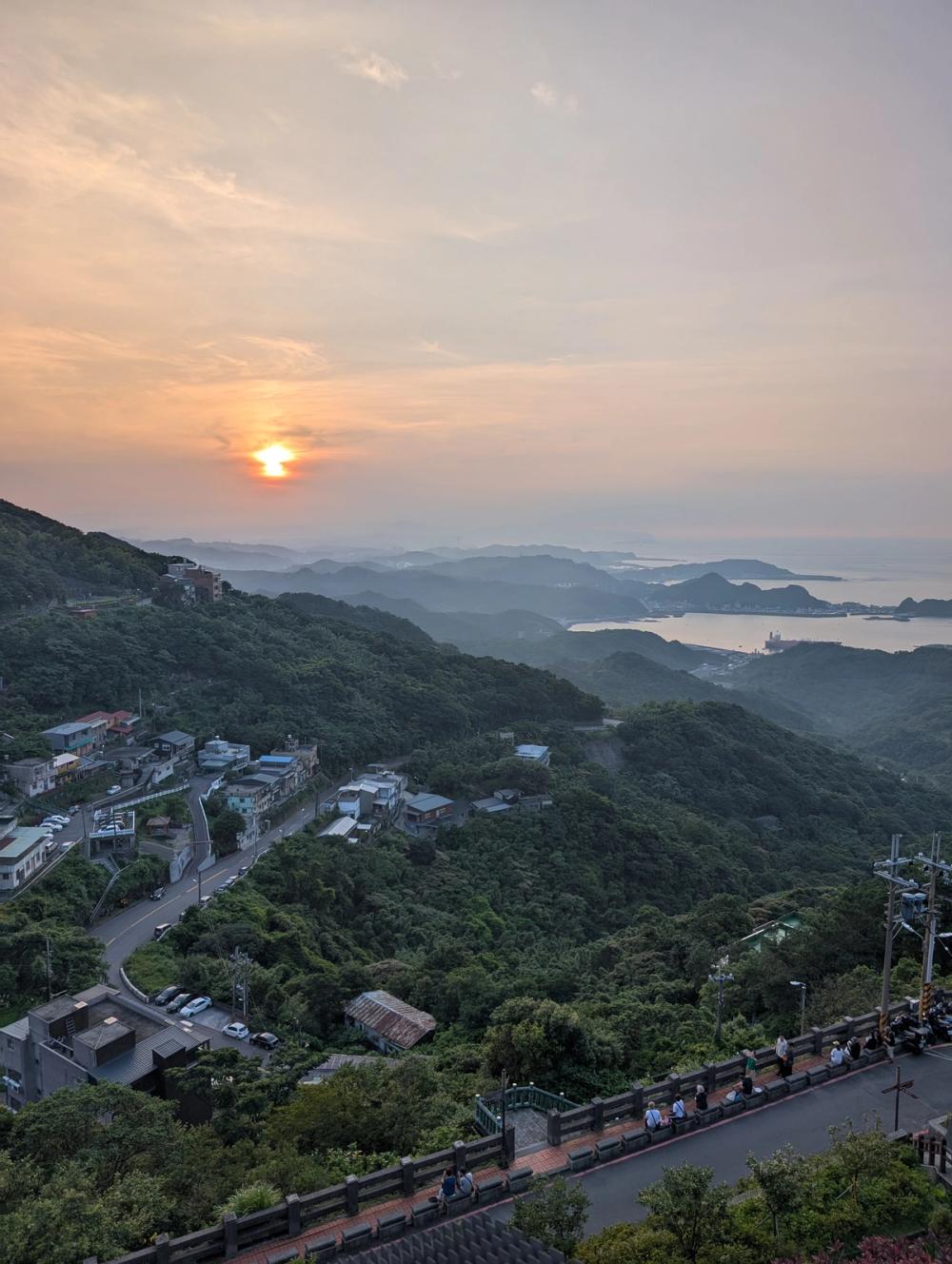 Sonnenuntergang von Jiufen aus