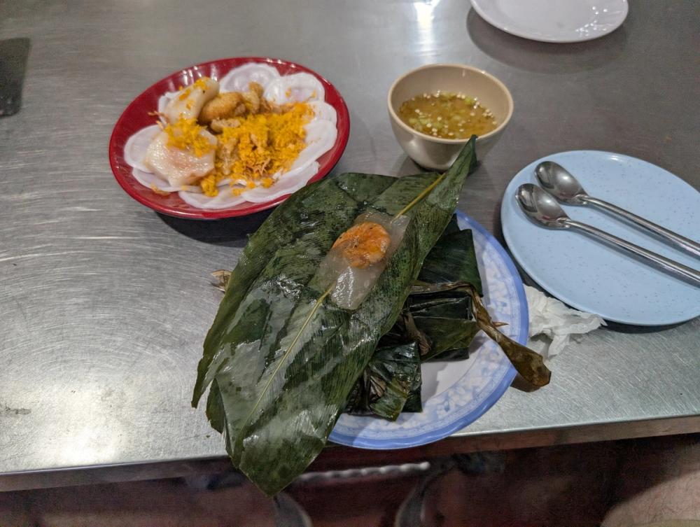 Bánh Bèo linkes oben, Bánh Nậm und Bánh Lọc unten