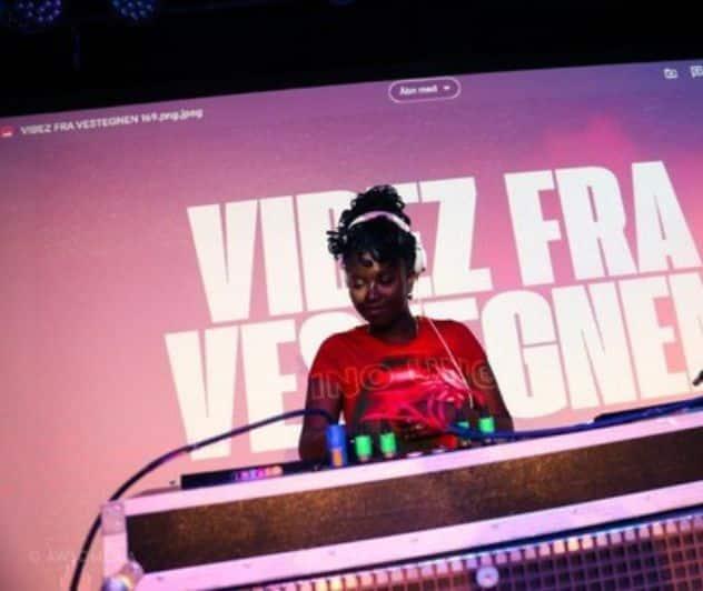 DJ Mamzii spiller til Vibez fra Vestegnen. Foto: Areeb Siddiqi