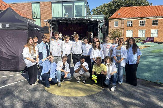 Frivillige på Mosaik Festival i Herning i september. Alberte Mølsted ses nederst til højre.