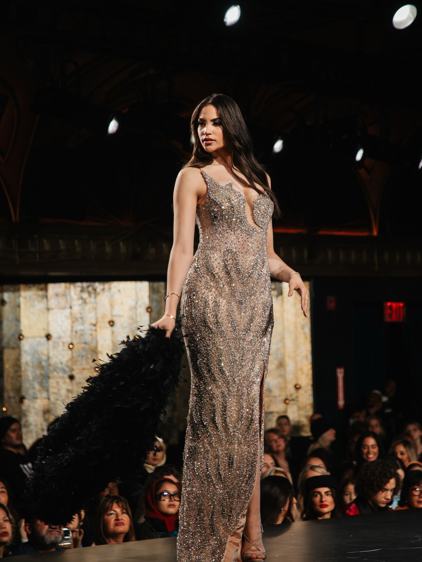 A glance at @nyfw with @runway7fashion showcasing @matildacouture + @nycfashionboutique 📸🤍✨

#elenimphotography 
#nyphotographer 
#nyfwphotographer 
#nyfw
#runway7fashion