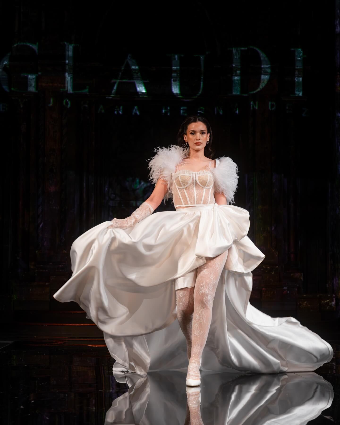 stunning bridal dress from @glaudibyjohanahernandez at @artheartsfashion New York Fashion Week Feb 2026 🤍

photo by @itsjuliasun 

🤍 @erikrosete @aprillovebeauty