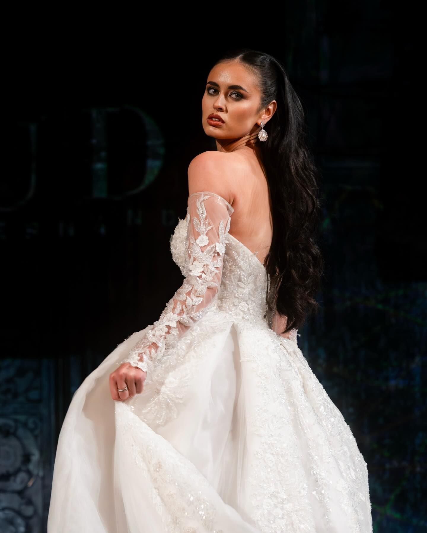 moments of twirl 🤍

bridal collection @glaudibyjohanahernandez at @artheartsfashion NYFW Feb 26 

photograph by @itsjuliasun 

🤍 @erikrosete @aprillovebeauty