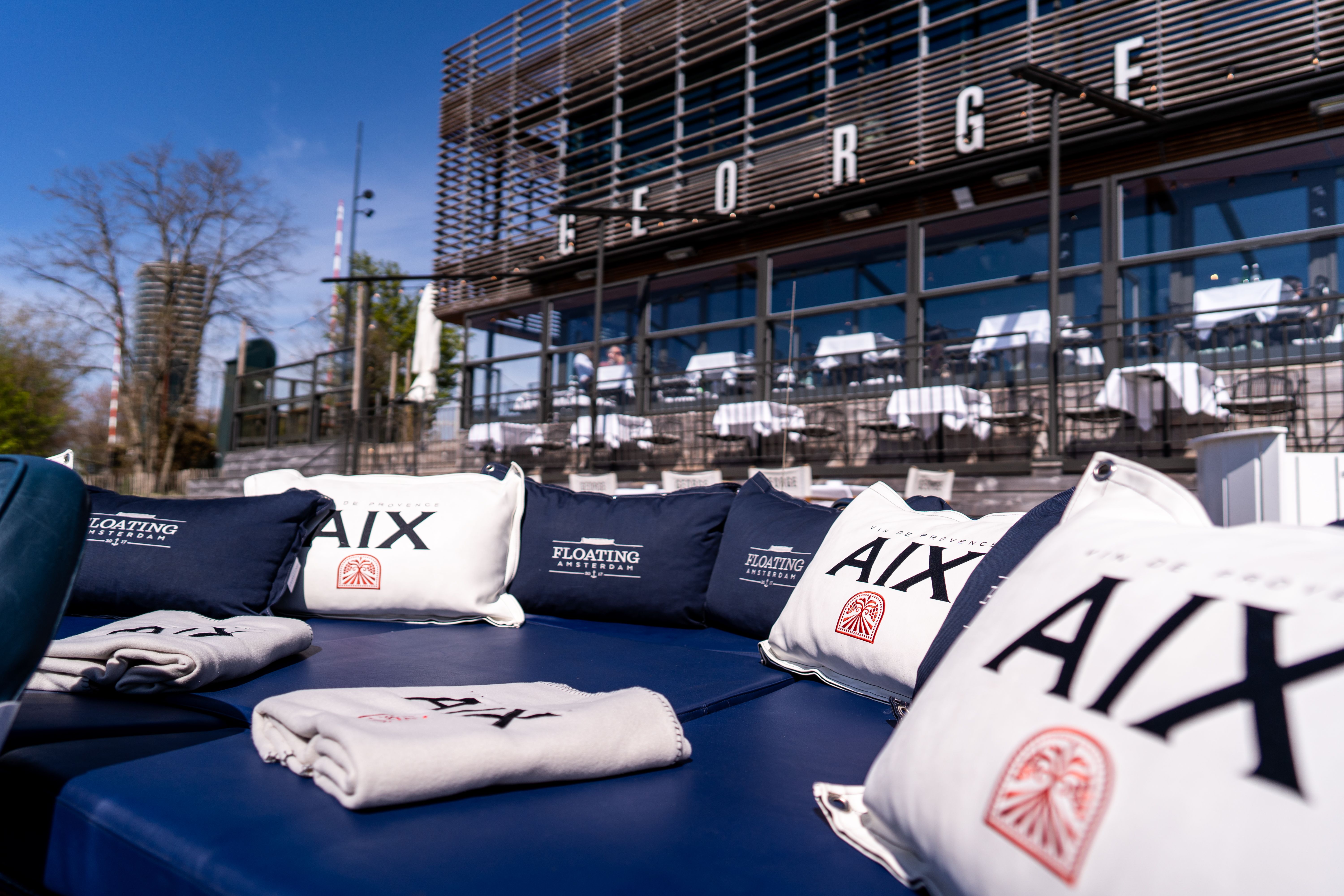 Floating AIXperience