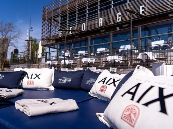Floating AIXperience