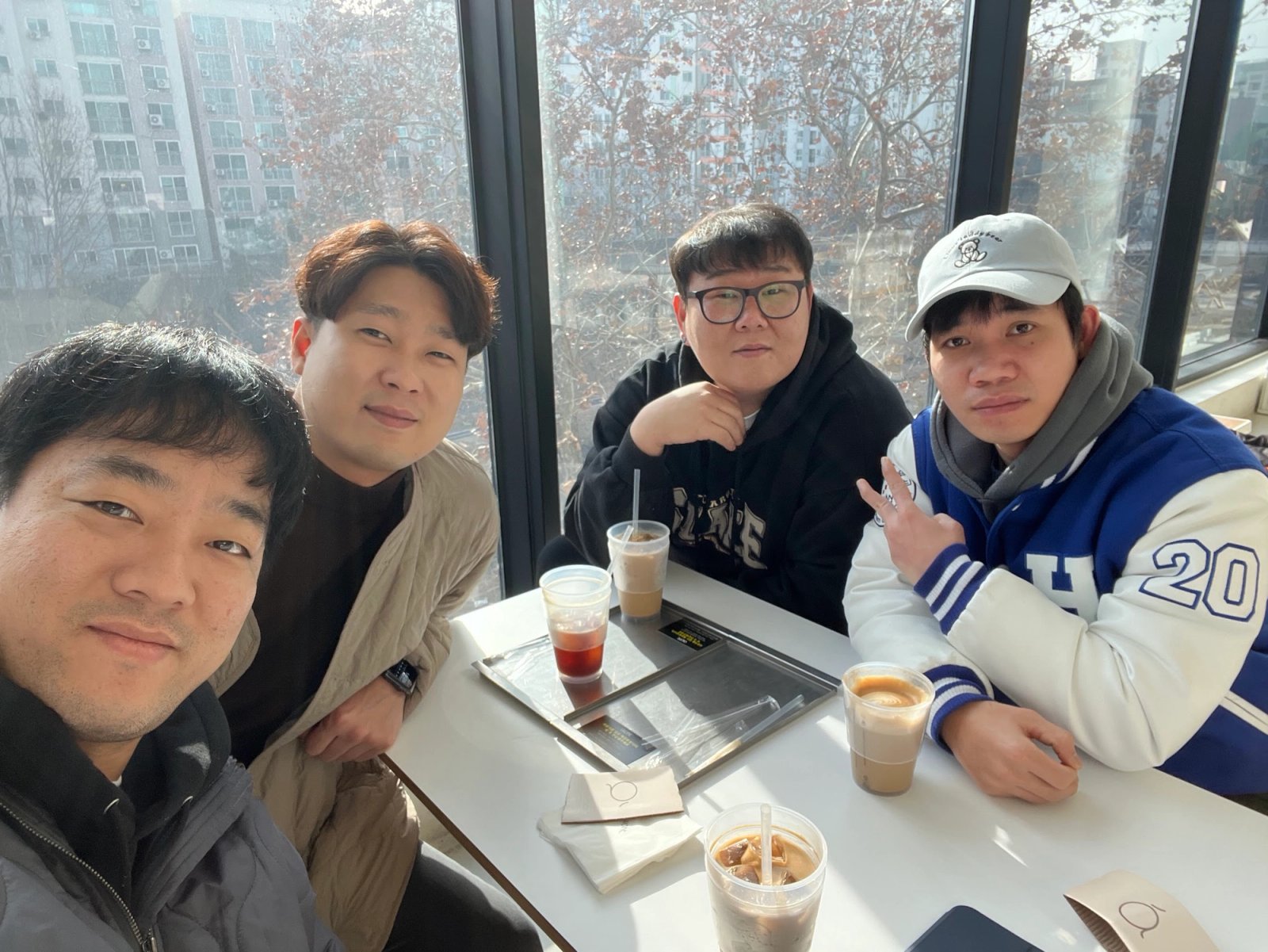 Đội ngũ VOK / Worko làm việc tại hai thành phố: Daejeon và TP.HCM