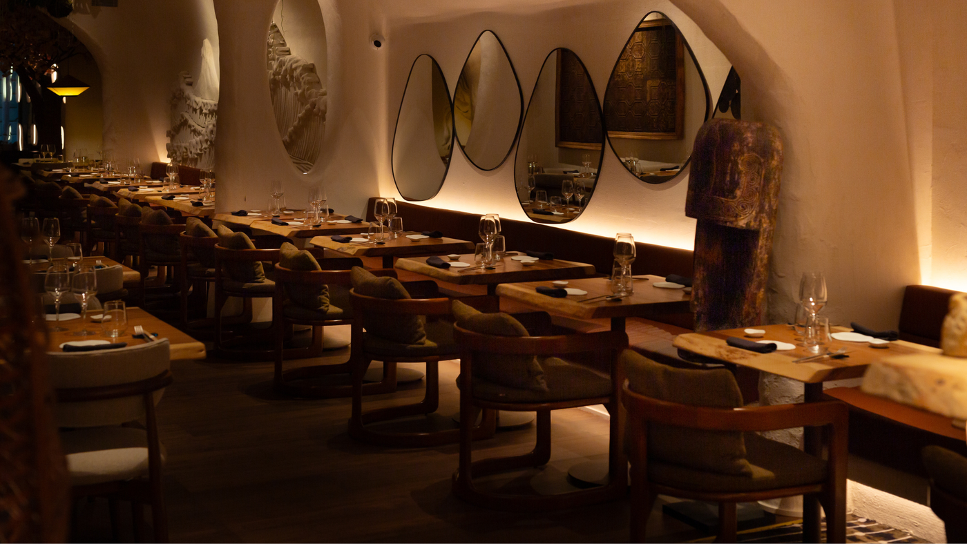 Restaurante japonés Arko en Enric Granados Barcelona con sushi, robata y cocina nikkei en el Eixample cerca de Passeig de Gràcia.