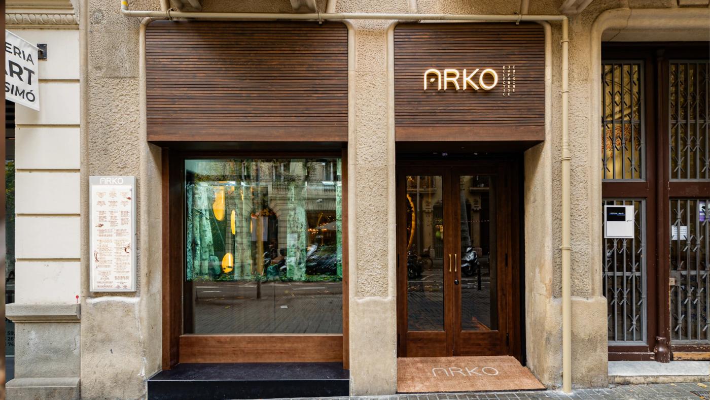 Exterior del CCCB Centro de Cultura Contemporánea de Barcelona en el Raval, cerca de Arko Restaurant, combinado con experiencia gastronómica japonesa en Eixample.