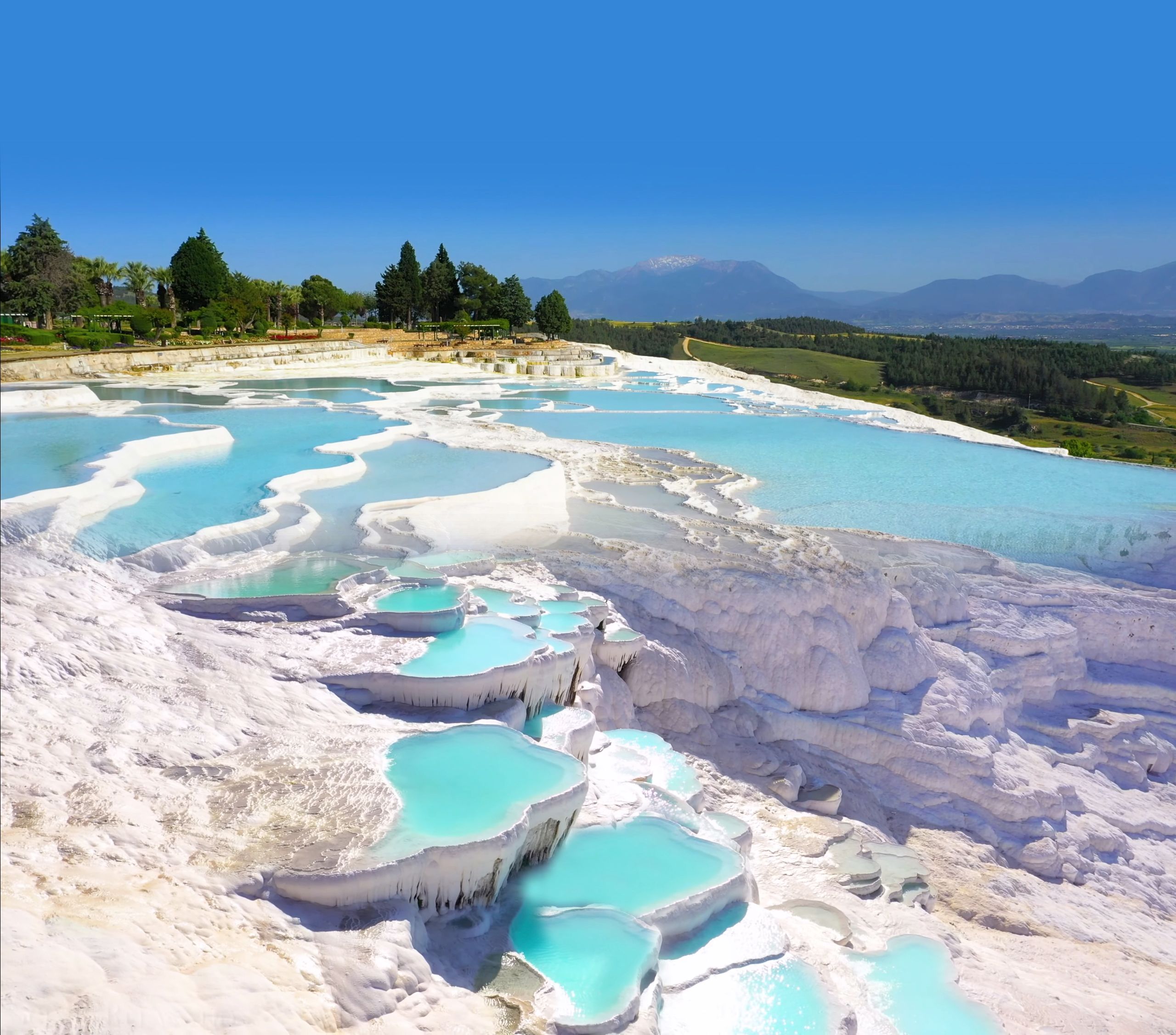 A view of Pamukkale hot springs in Turkey