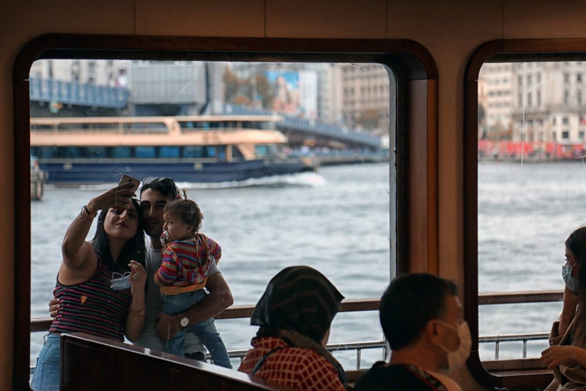 Guía de viajes en ferry en familia hero image