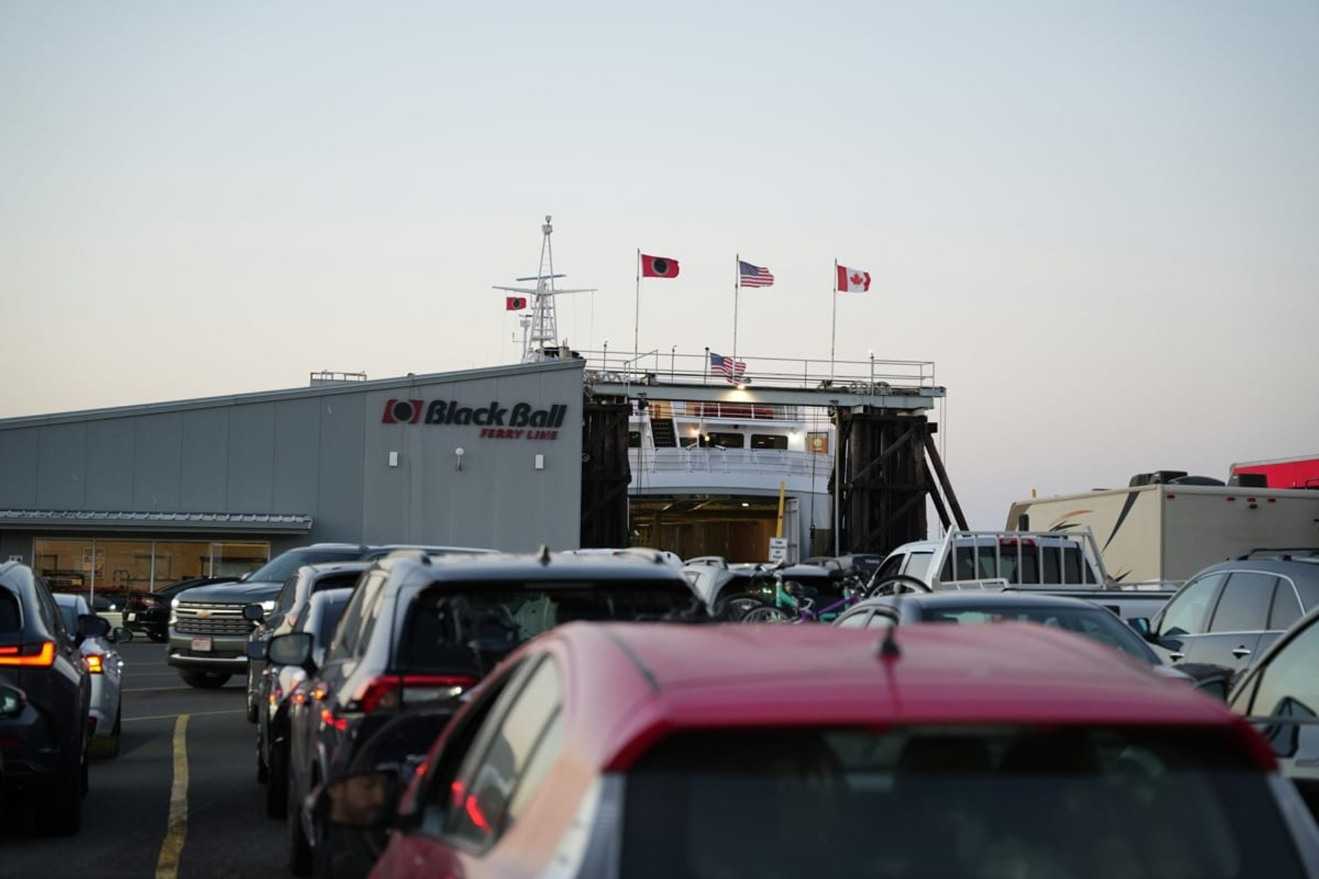 Guía de ferry con coche hero image
