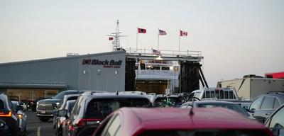 Guía de ferry con coche