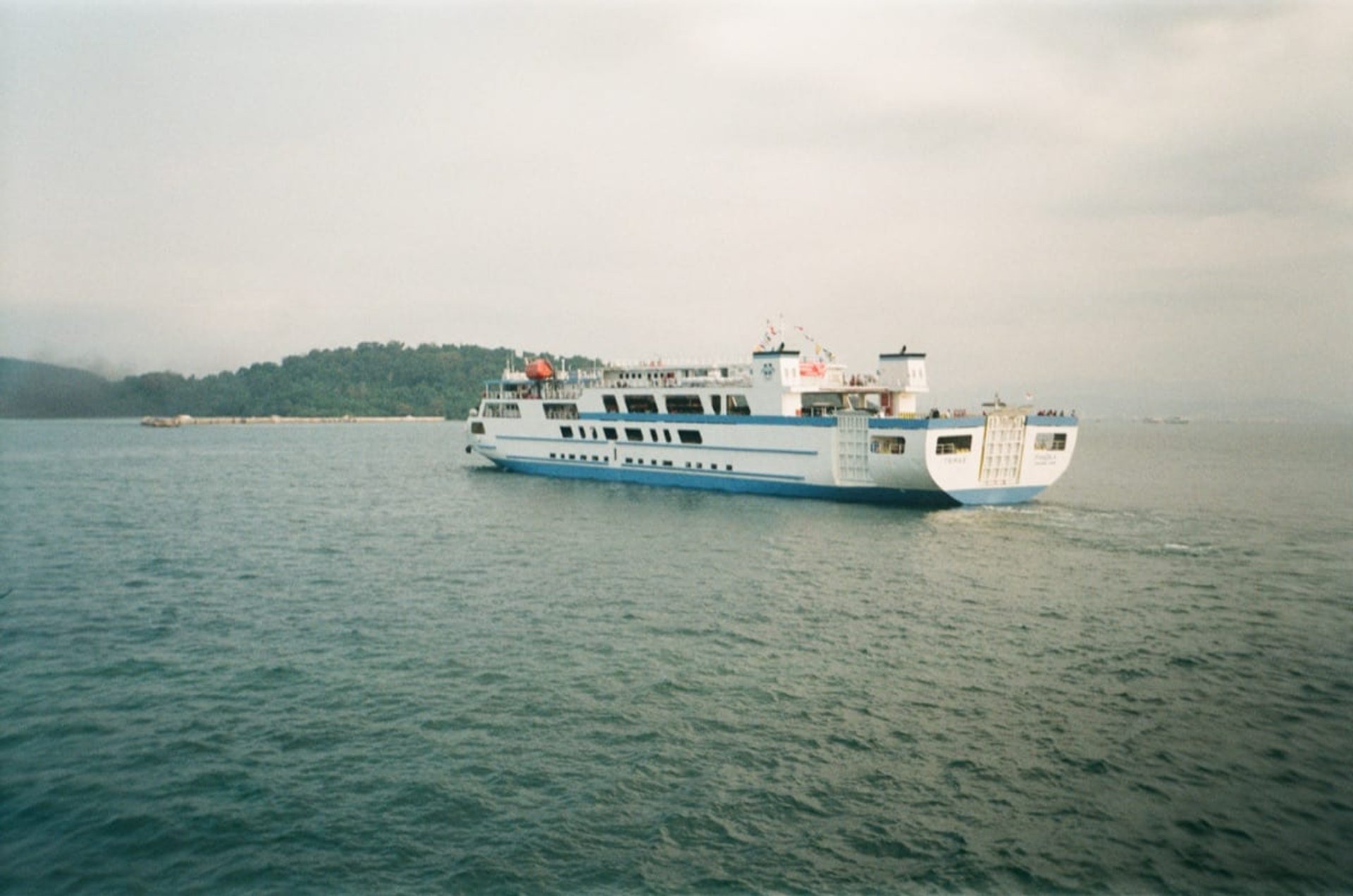 Guía de reserva de ferry en grupo hero image