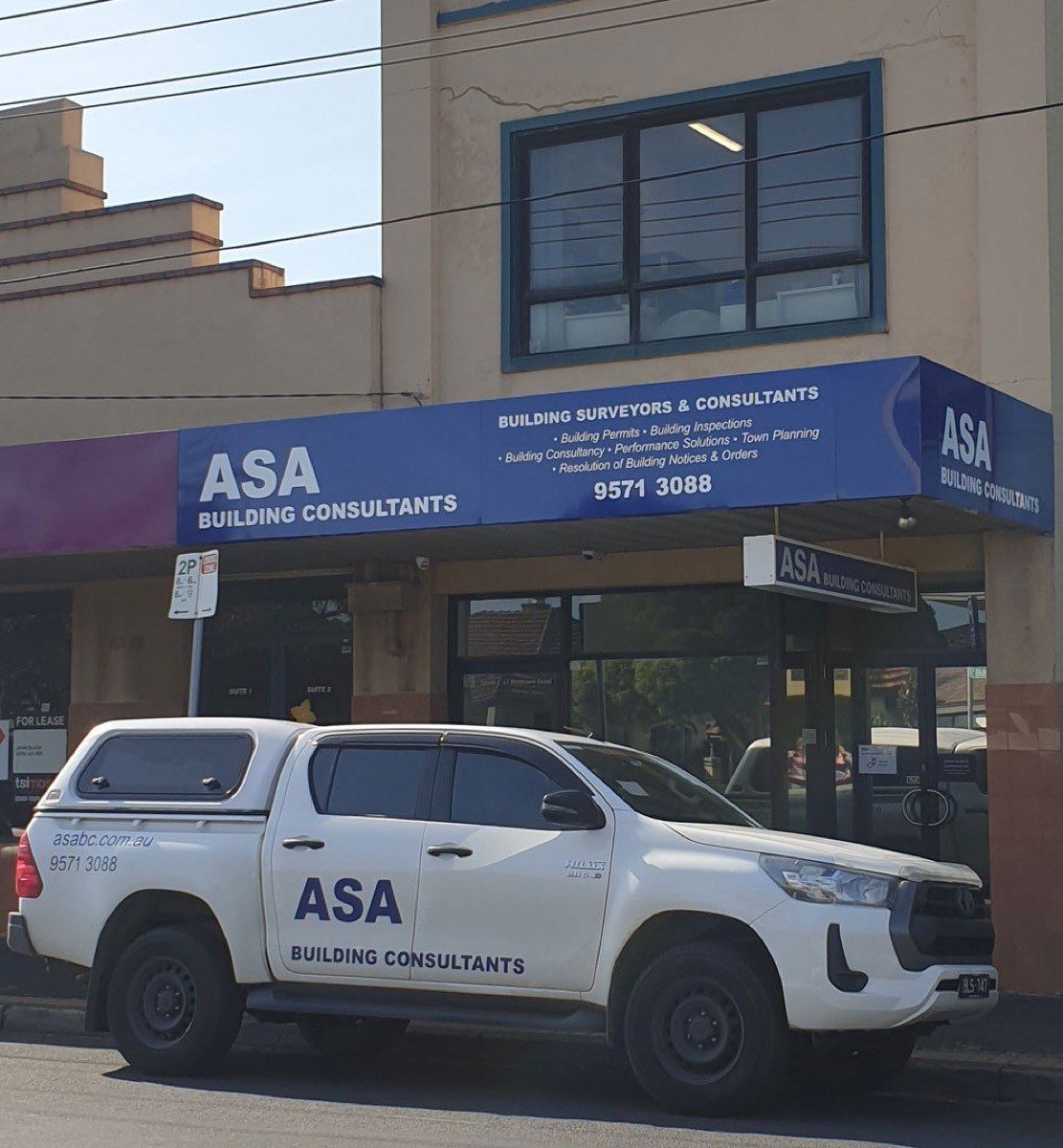 ASA Building Consultants 位于 Carnegie 区 Rosstown Road 的办公室及公司车辆