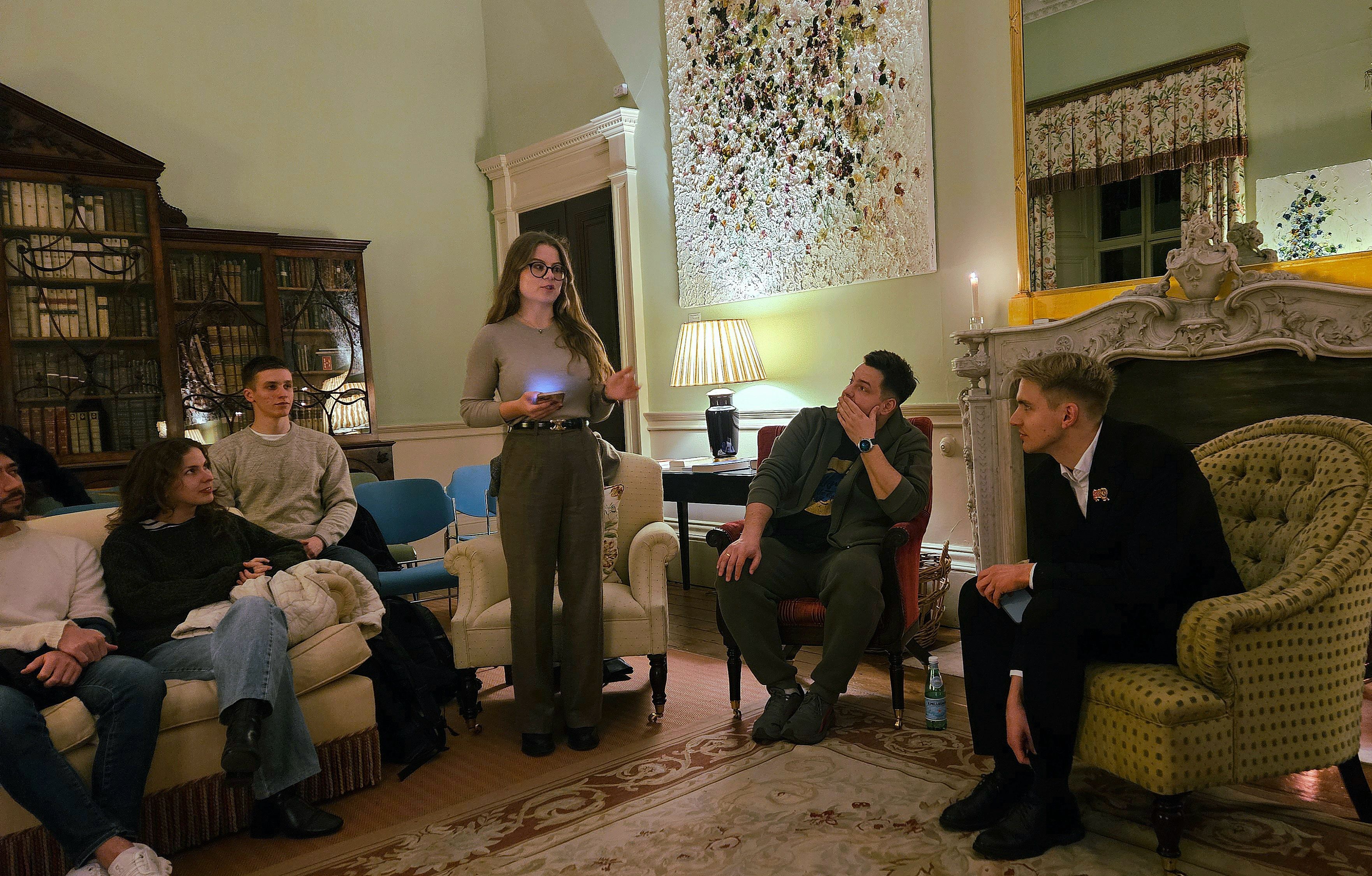 CUUS members at a talk with Mykola Yurlov
