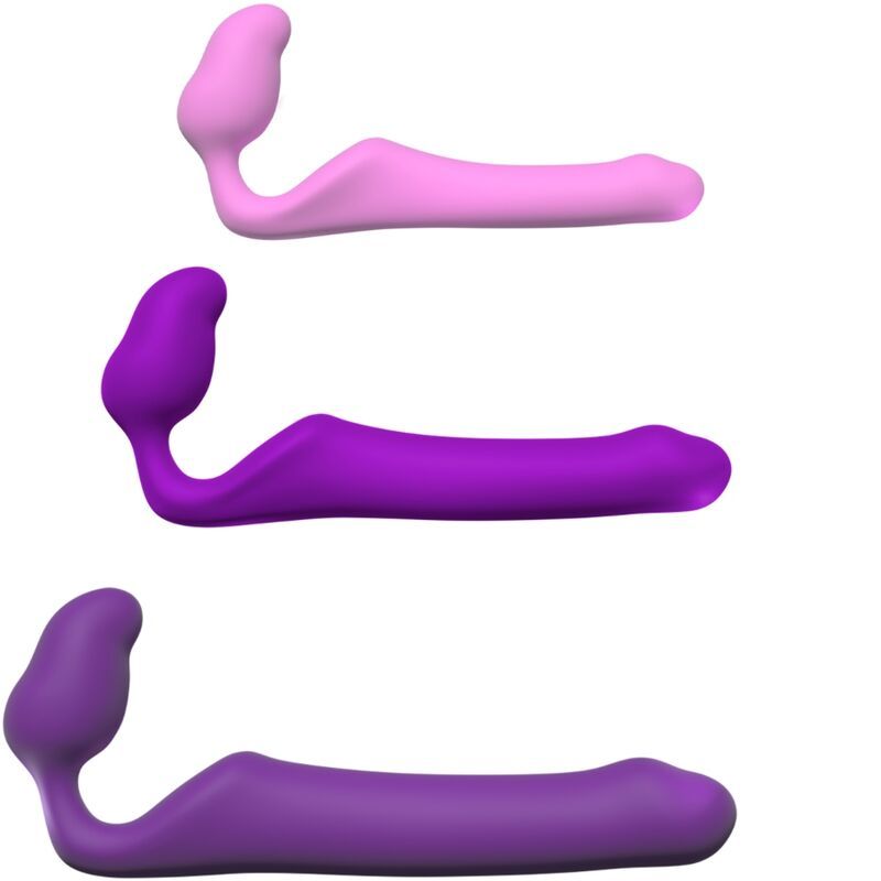 Dildo sin sujeción con penetración - Queens strap-on