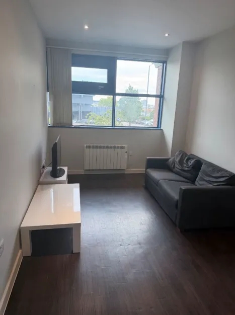 2 Bedrooms 2 Bathrooms Apartment is available to rent in Hayes Harlington Bath Road UB3 - View 10