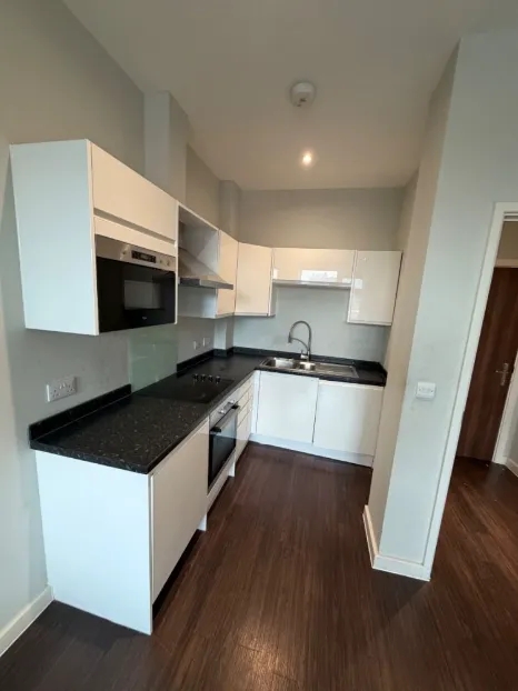 2 Bedrooms 2 Bathrooms Apartment is available to rent in Hayes Harlington Bath Road UB3 - View 8