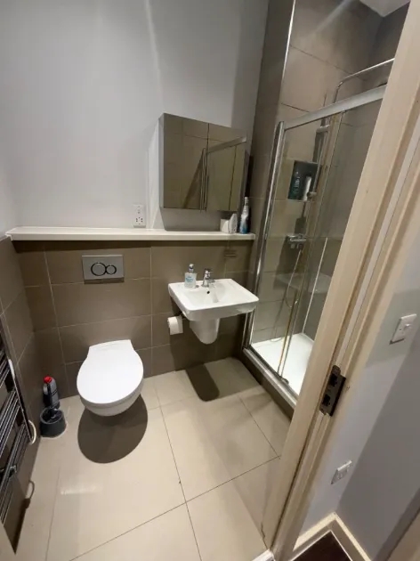 1 Bed Flat furnished is available to rent in Hayes Harlington UB3 - View 5