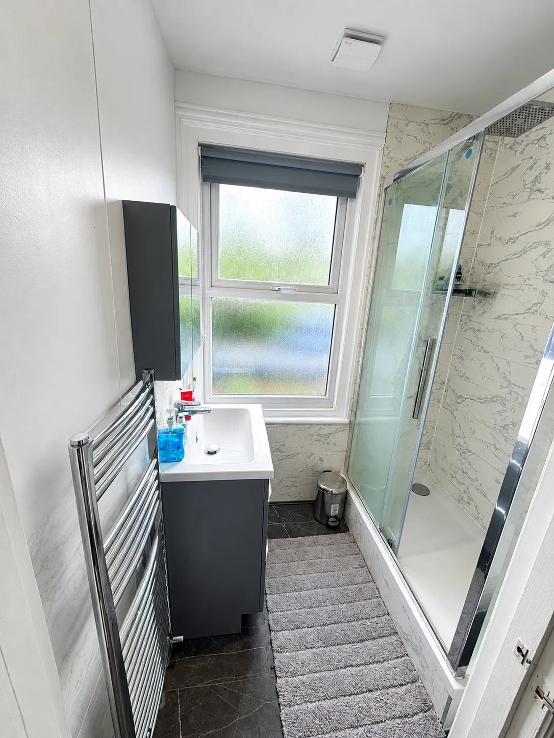 2 Bedrooms 2 Bathrooms Apartment is available to rent in Hayes Harlington Bath Road UB3 - View 11