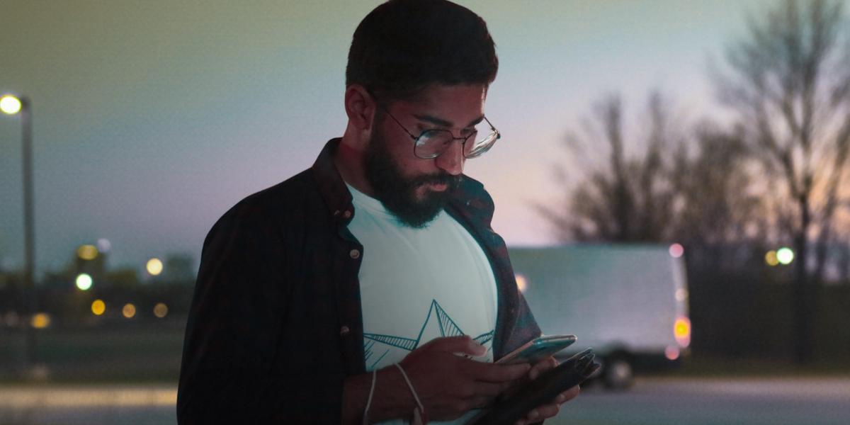 The owner of a last-mile delivery fleet researches lease terms.