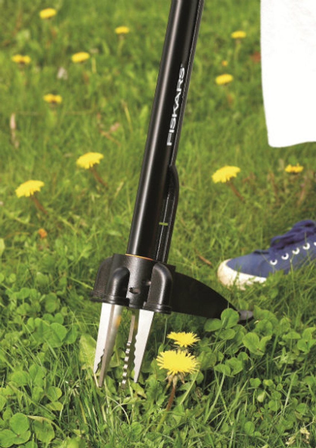 Usuwamy chwasty_ wyrywacz Fiskars
