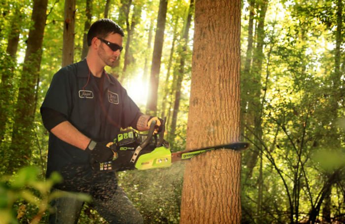 Jak używać pilarki łańcuchowej - Greenworks