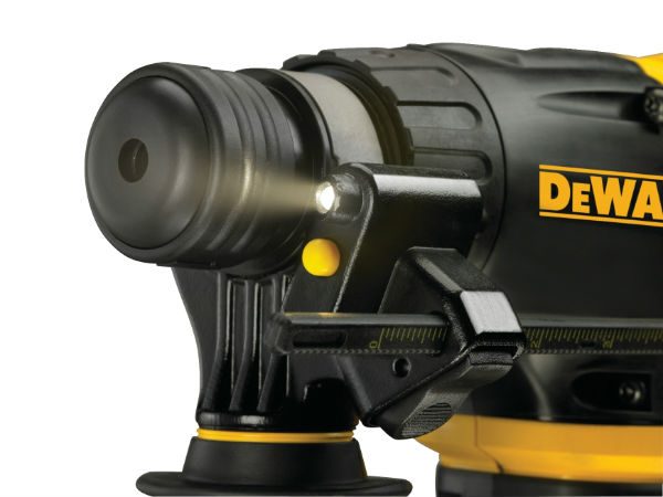 Młot_udarowy_DeWalt_D25052K_2