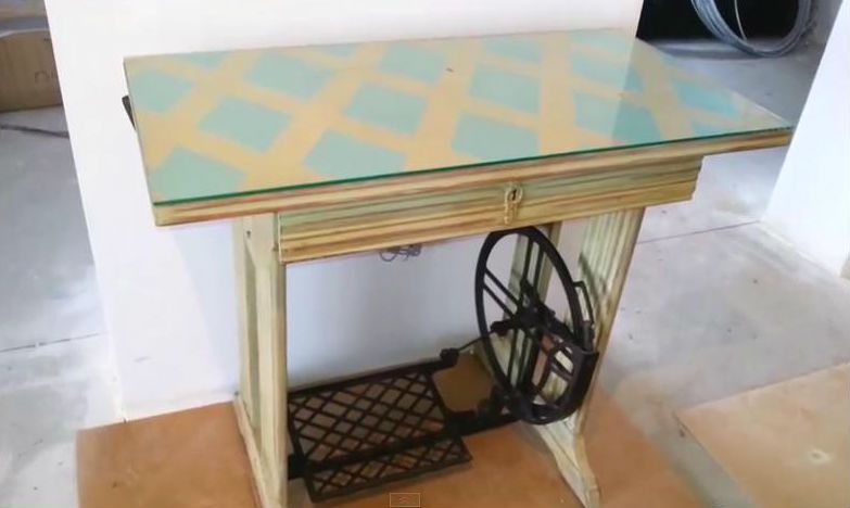 Oryginalny stolik shabby chic