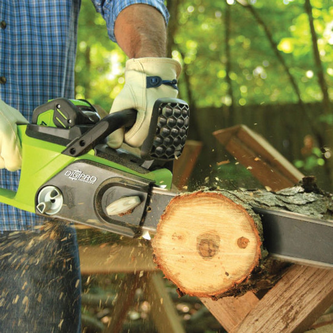Jak używać pilarki łańcuchowej - Greenworks