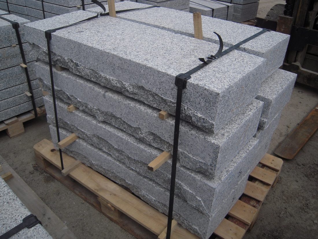 granit strzegomski stopnie