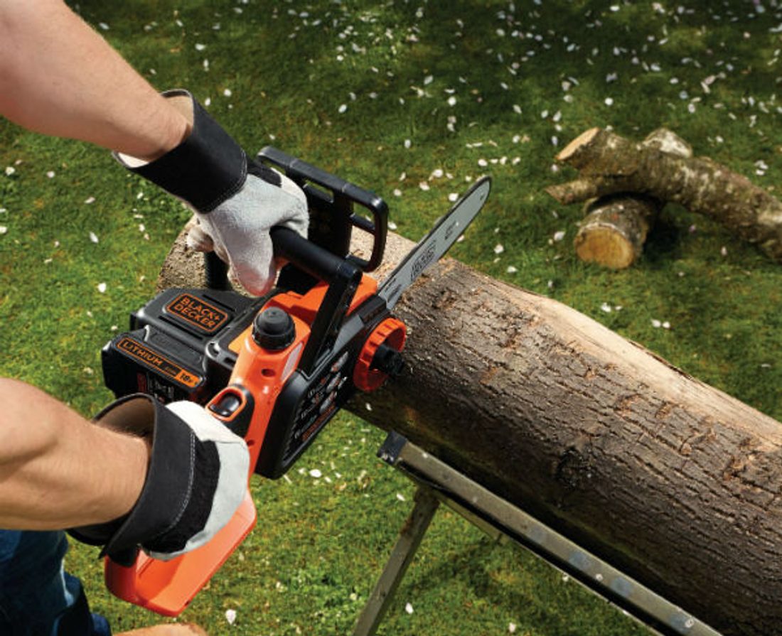 Akumulatorowe pilarki łańcuchowe Black+Decker