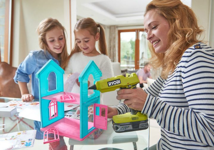 Akumulatorowy pistolet do kleju na gorąco Ryobi R18GLU
